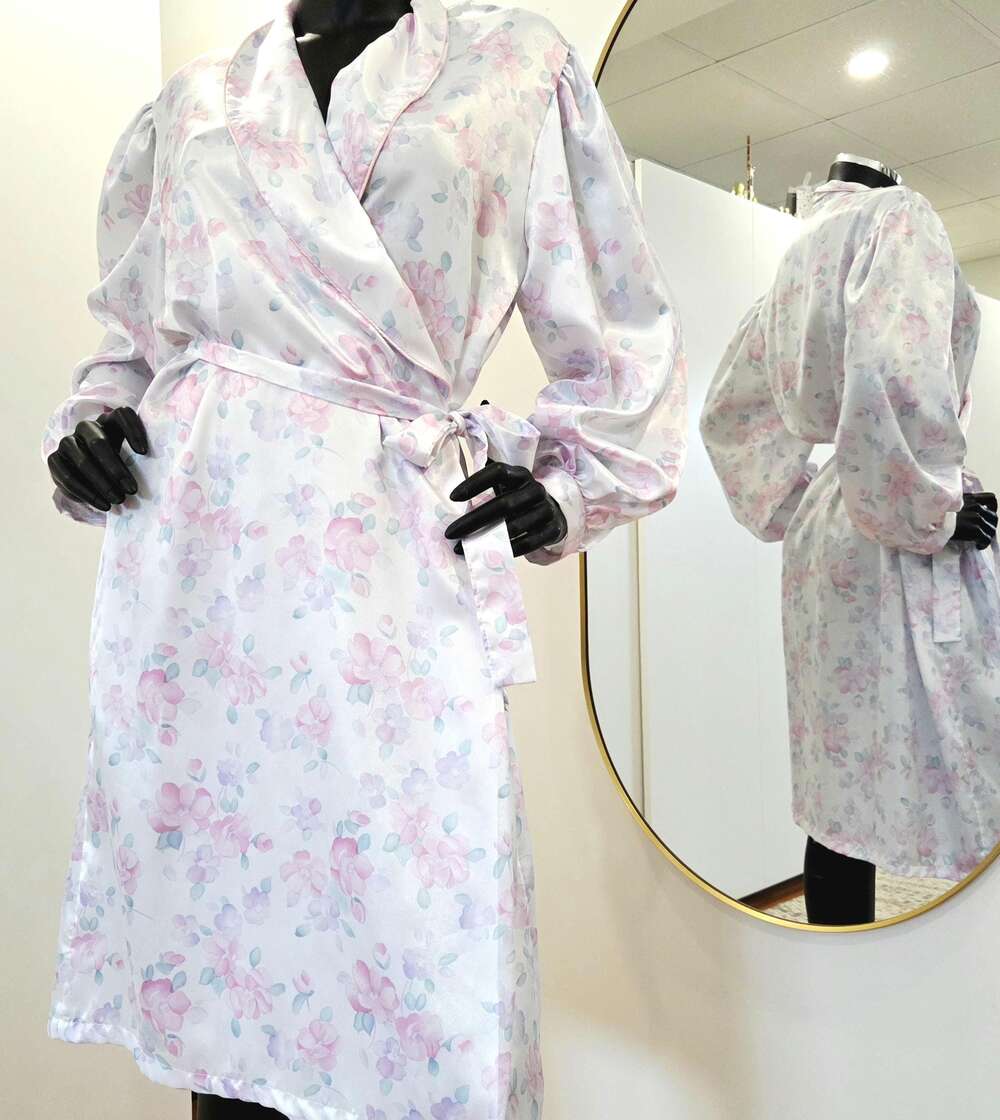 Vintage romantic satin robe 80s | Dominique Canada | pastel floral wrap | size L